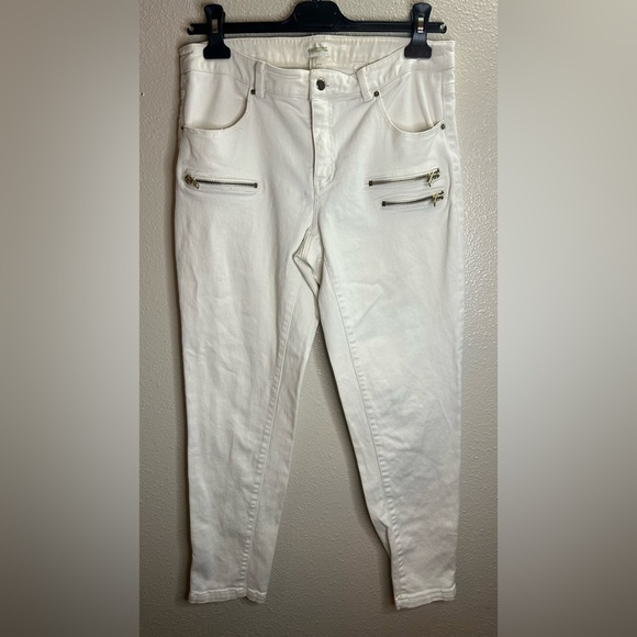 H&M Women's White Jeans with Zipper Accents Size 8 - Picture 1 of 6